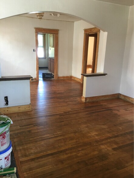 Building Photo - 6807 St Louis Ave