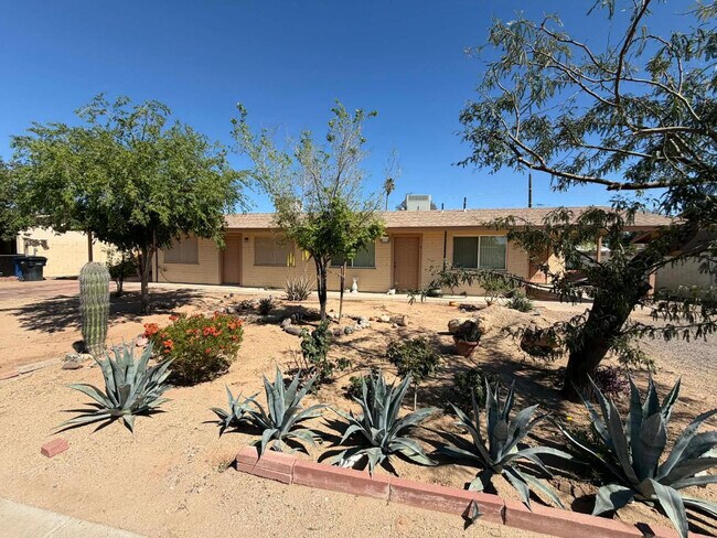 Building Photo - 15841 N Sunny Ln