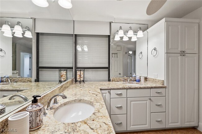 Building Photo - 10562 Gulf Shore Dr