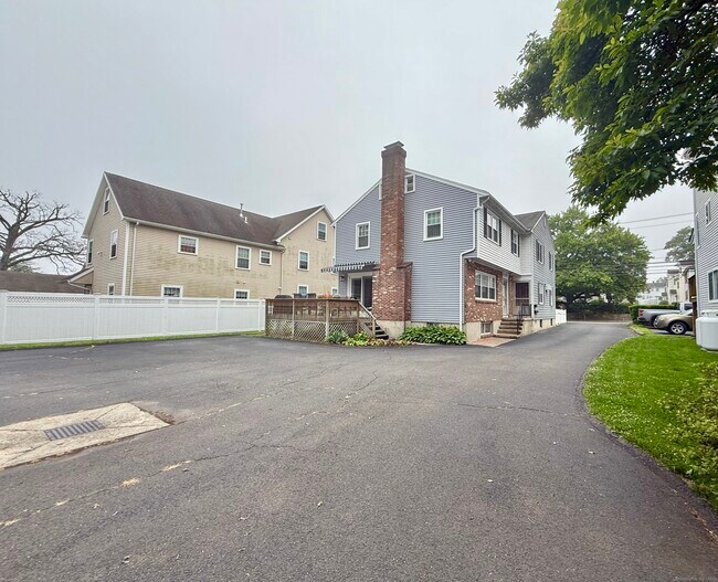 Building Photo - 162 Seaside Ave