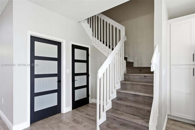 Building Photo - 15411 SW 9th Way