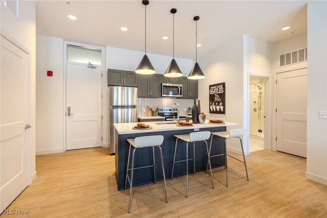 Building Photo - 25 E Spaulding St