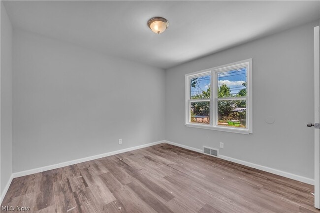 Building Photo - 18304 Garden Blvd