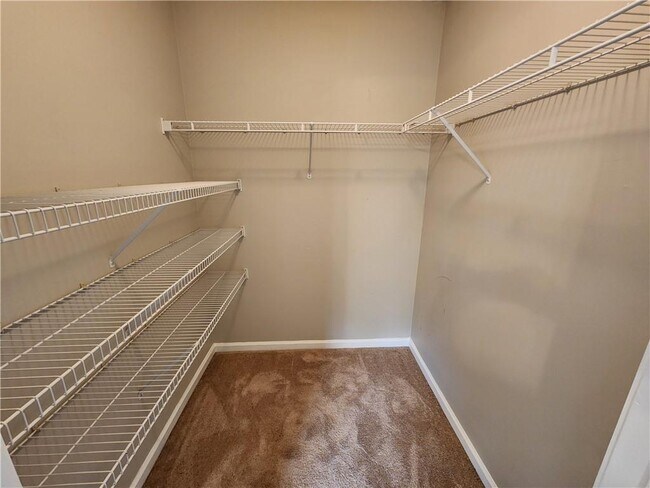 Building Photo - 1411 Keys Crossing Dr NE