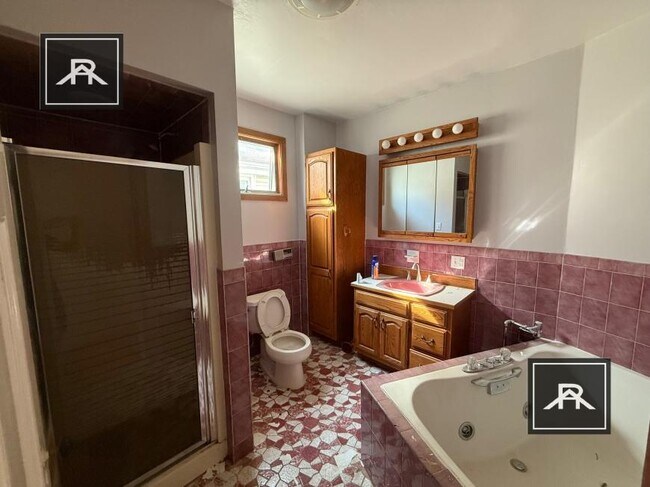Building Photo - 4 bedroom in Cambridge MA 02140