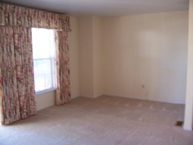 Building Photo - 3 Level Townhome- Odenton, MD