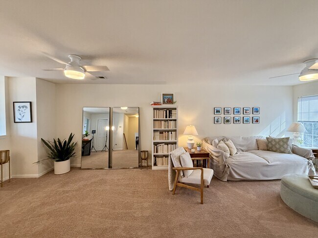 Building Photo - 1104 Harvester Cir