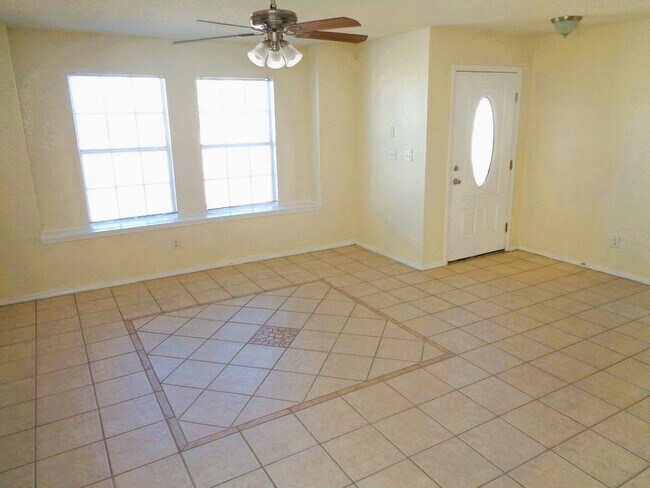 Building Photo - Adorable Single Level Eastside Home With Evaporative Air Located In Quiet Neighborhood