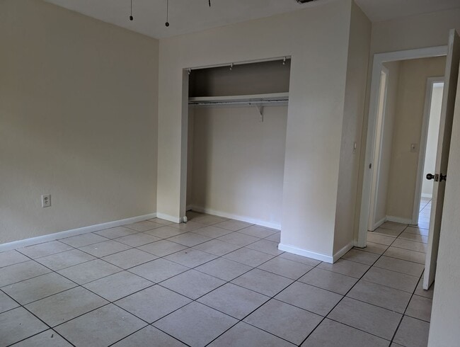 Building Photo - Tower Oaks 6934