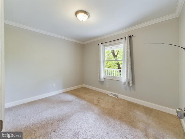Building Photo - 2232 Aquia Dr