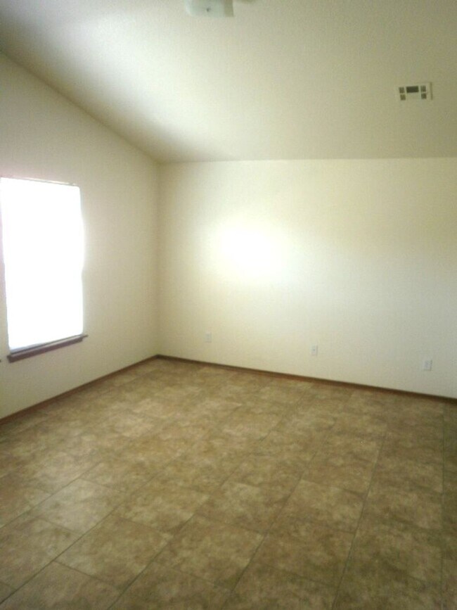 Building Photo - 3148 SW 103rd Pl