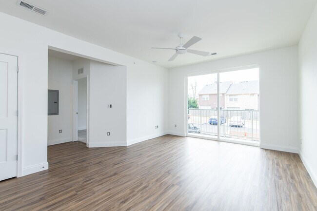 Building Photo - 231 Walton Ave
