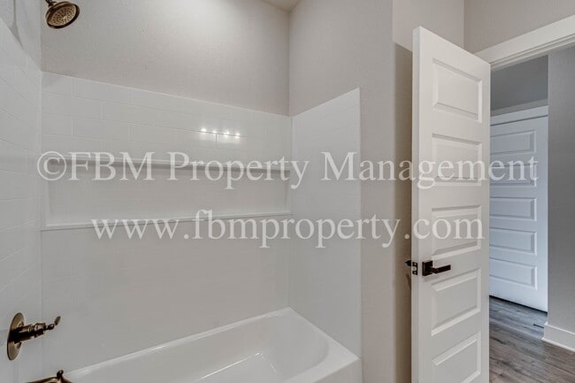 Building Photo - 933 Cooksey Ct