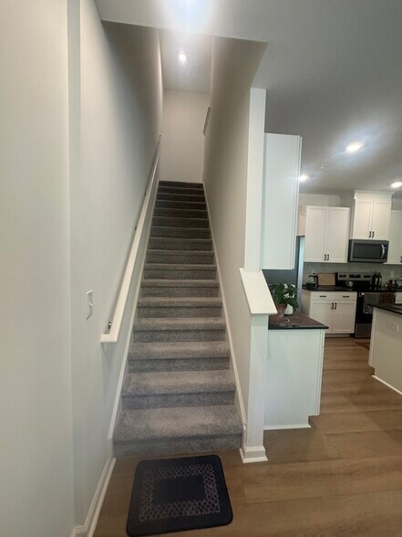 Building Photo - 116 Malbec Dr