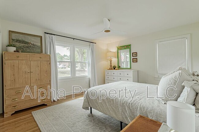 Building Photo - 804 N Weston St