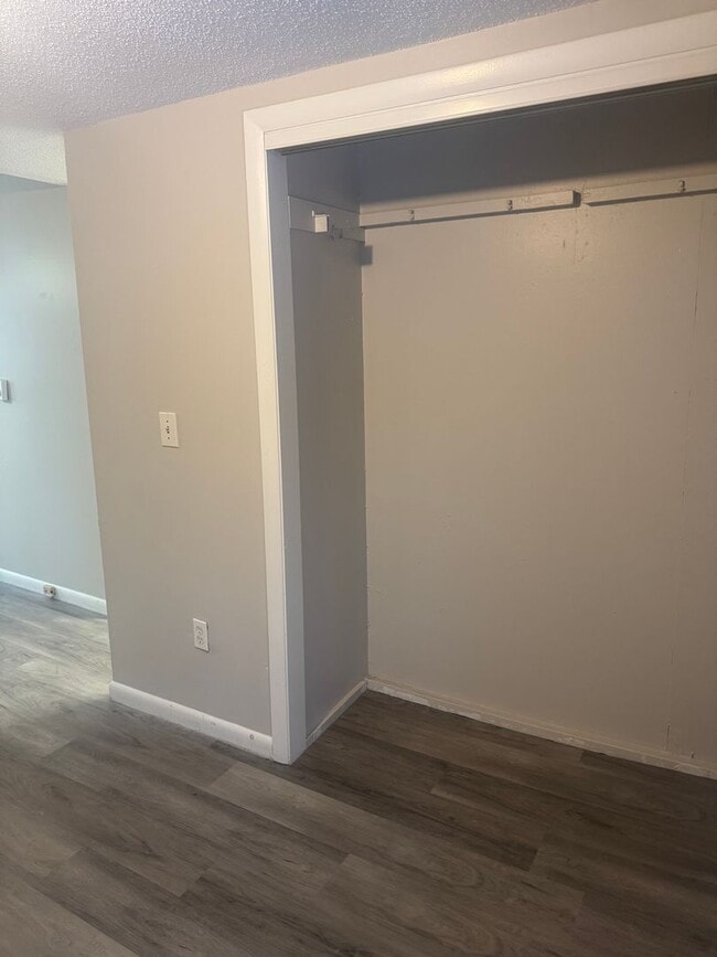 Building Photo - One Bedroom Unit--Southwick Ma