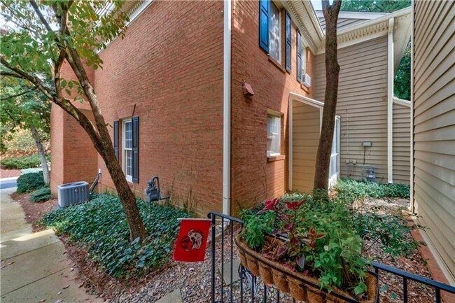 Building Photo - 64 Mt Vernon Cir