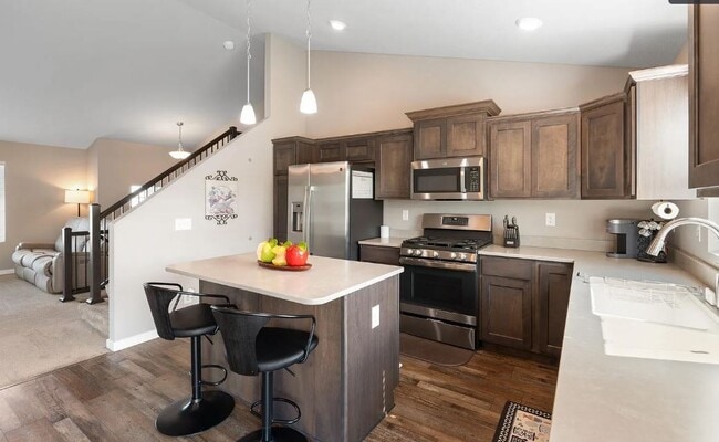 Building Photo - 1057 Bulrush Dr