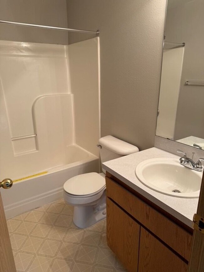 Building Photo - 1091000