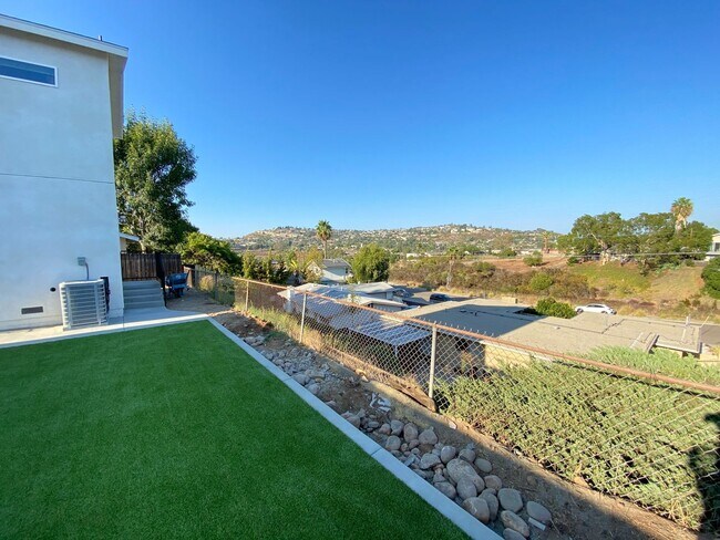 Building Photo - Newer Build, 4BD/2BA