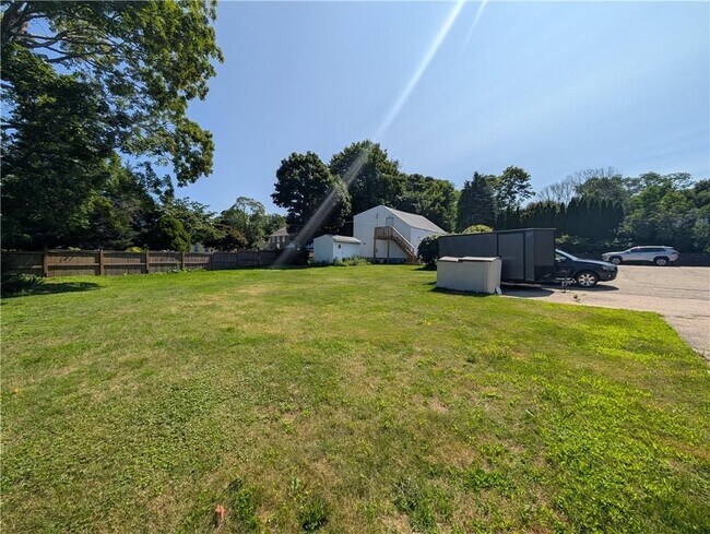 Building Photo - 432 Fairview Ave