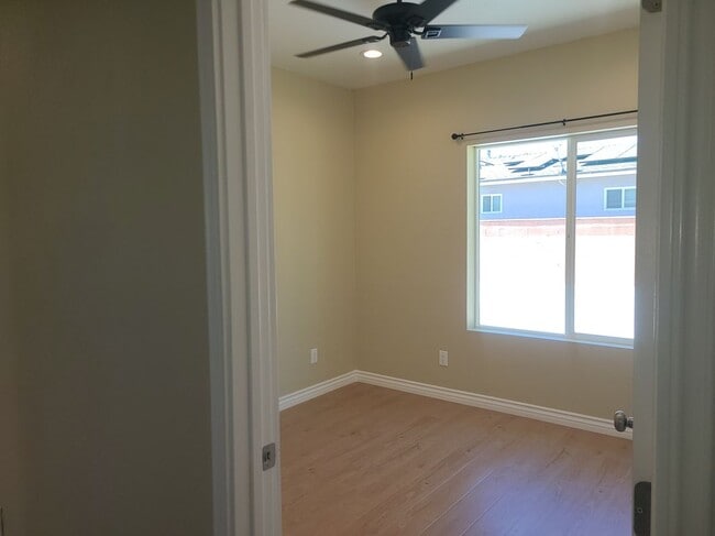Building Photo - 972 Karesh Ave
