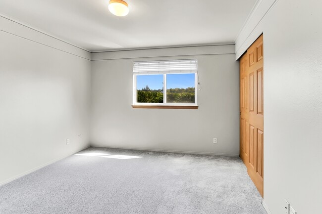 Building Photo - 915 Cleveland Ave