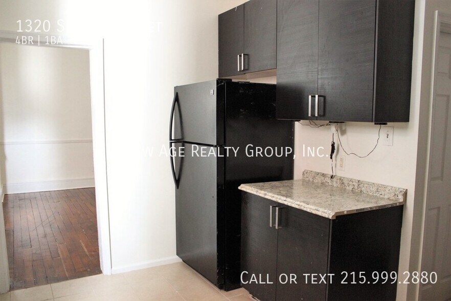 Building Photo - 1320 S 51st St