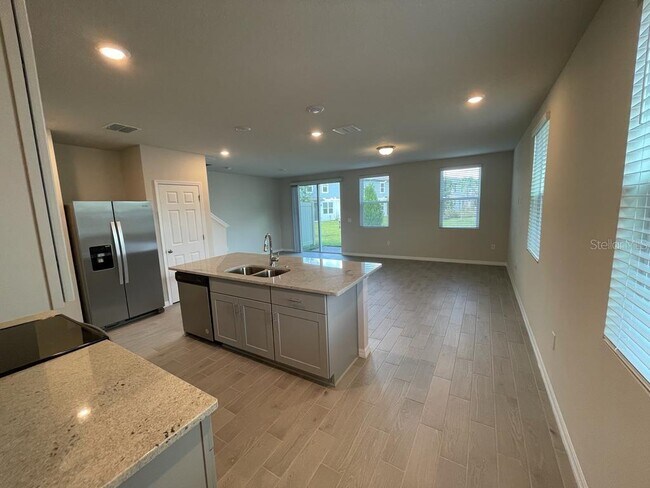 Building Photo - 407 Legacy Lp