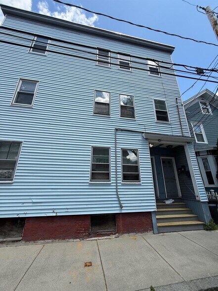 Building Photo - 25 Knapp St