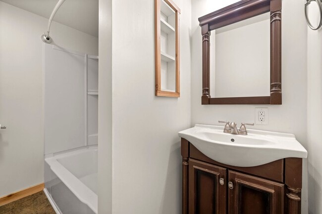 Building Photo - Unique 2-Bedroom, 1-Bathroom with Loft Spa...