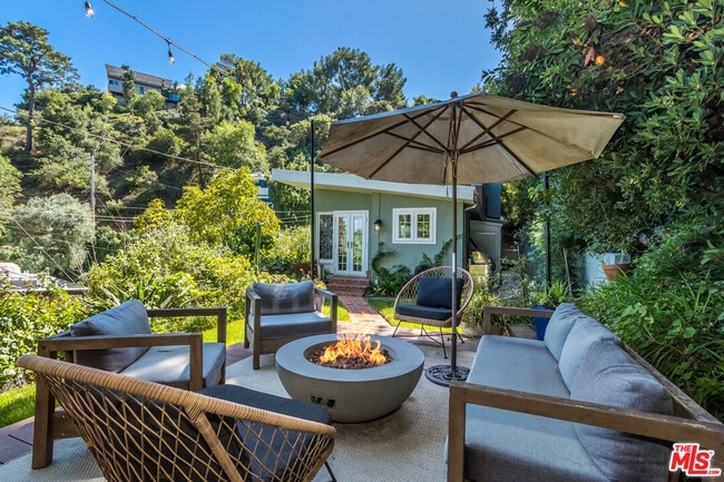 Building Photo - 2385 Sunset Heights Dr