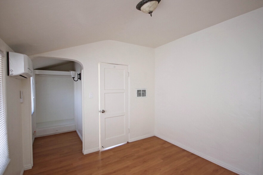 Building Photo - 409 N Monterey St