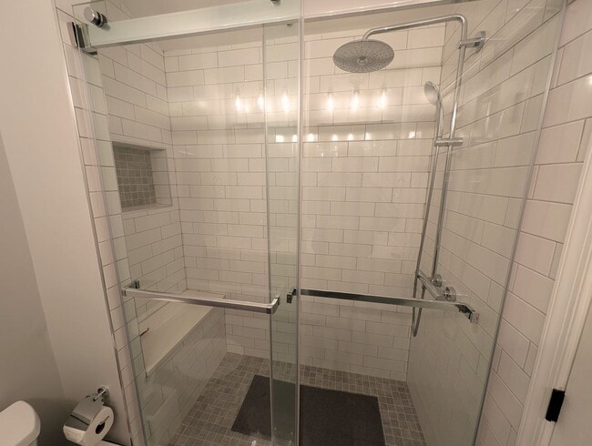 Building Photo - Home Sweet Home