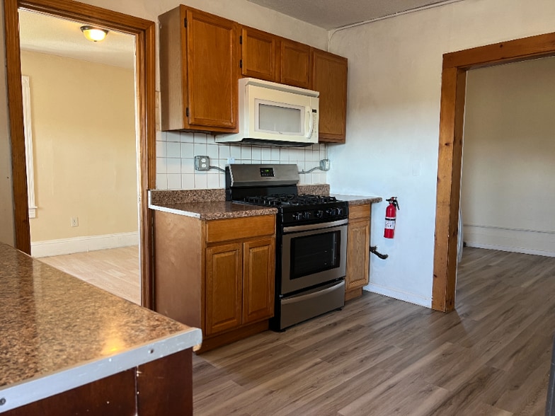 Primary Photo - 60 Rathbun St