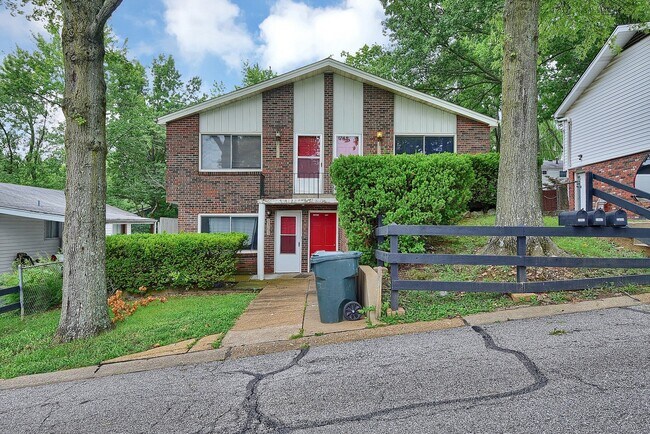 Building Photo - Renovated One Bedroom!!