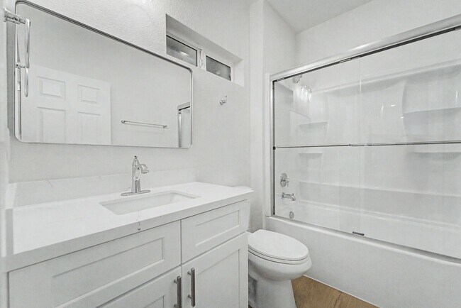 Building Photo - BRAND NEW 2 BEDROOM 2BATH