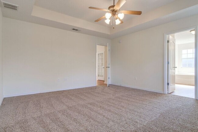 Building Photo - 5851 Chi Chi Cir