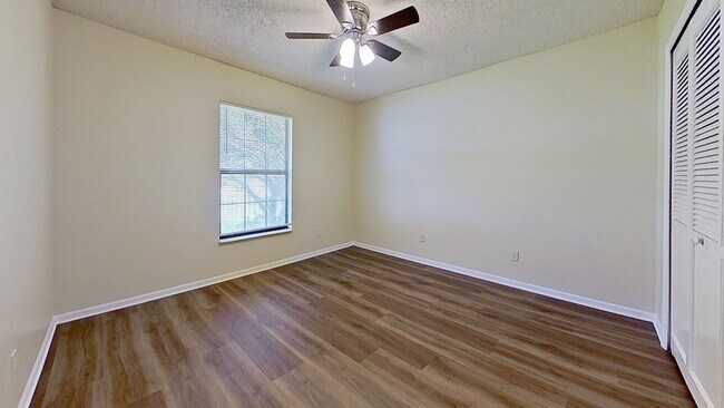 Building Photo - Spacious 4 Bedroom Home in Girvin!