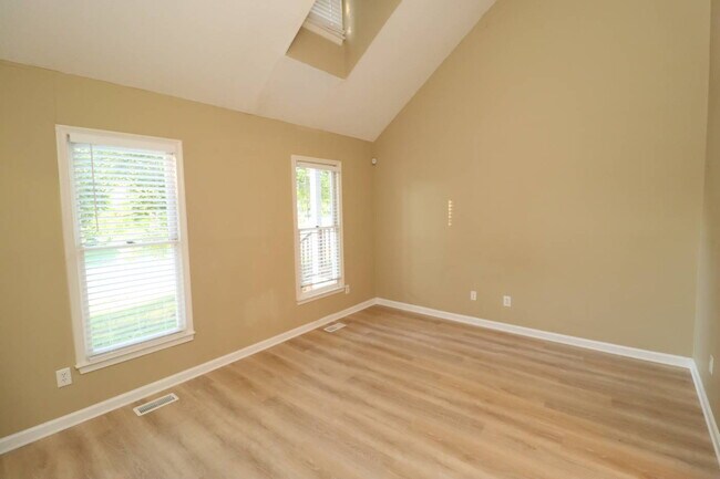 Building Photo - Best Value in Apex! Charming 3BR Half-Duplex Near Downtown
