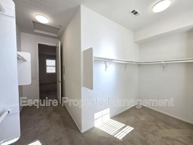 Building Photo - 433 Castiano St
