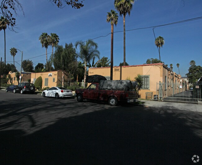 Primary Photo - 5225 De Longpre Ave