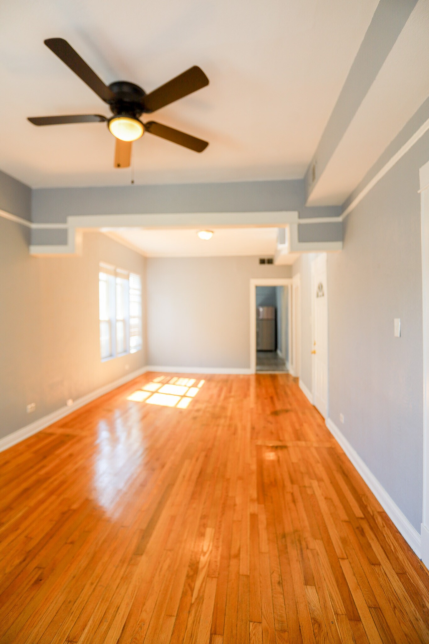 Building Photo - 3525 W Dickens Ave