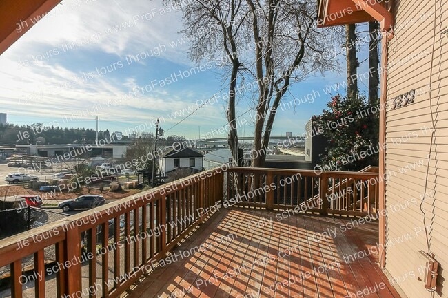 Building Photo - 3232 N Michigan Ave