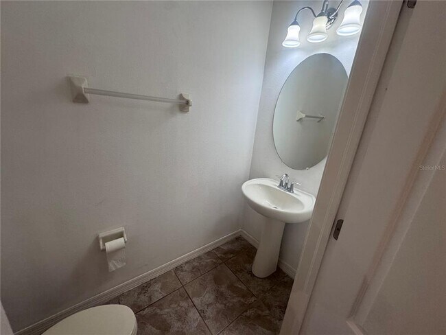 Building Photo - 2853 Adelaide Ct