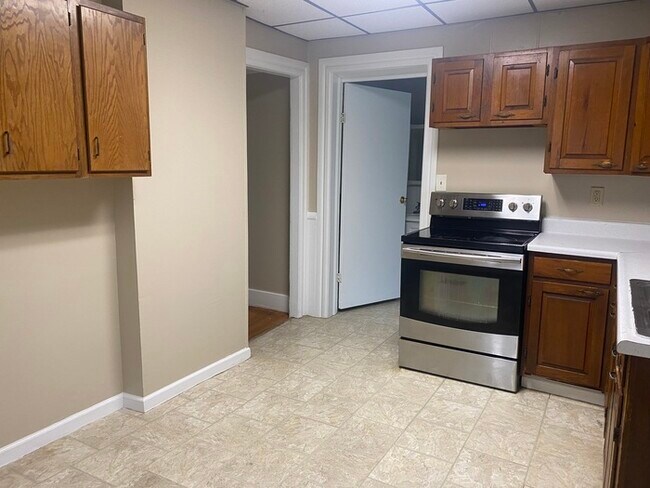 Building Photo - Gorgeous 5 bedroom 2 bath located on friendly neighborhood for rent!!!