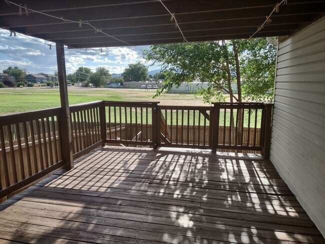 Building Photo - 7226 Bentwater Dr