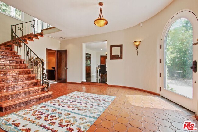Building Photo - 8343 W Sunset Blvd