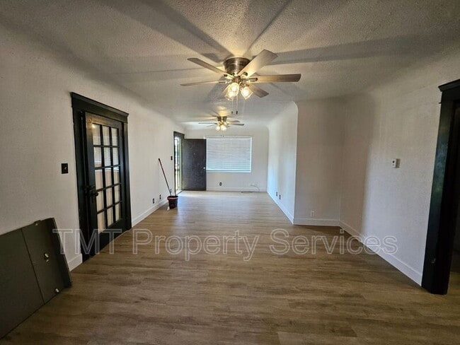 Building Photo - 908 S Sinclair Ave