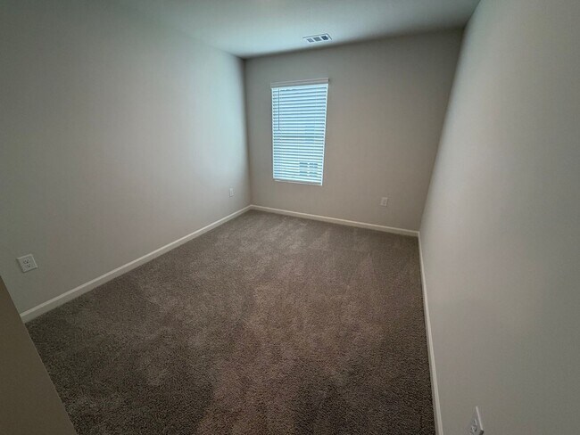 Building Photo - 3 Bedrooms, 2.5 Bathrooms - Townhome in Armuchee!